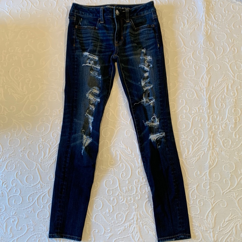 Low Waisted Distressed American Eagle Jeggings